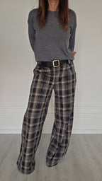 Pantalone Poster